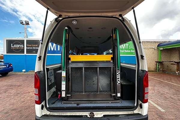 2010 Toyota Hiace Commuter TRH223R