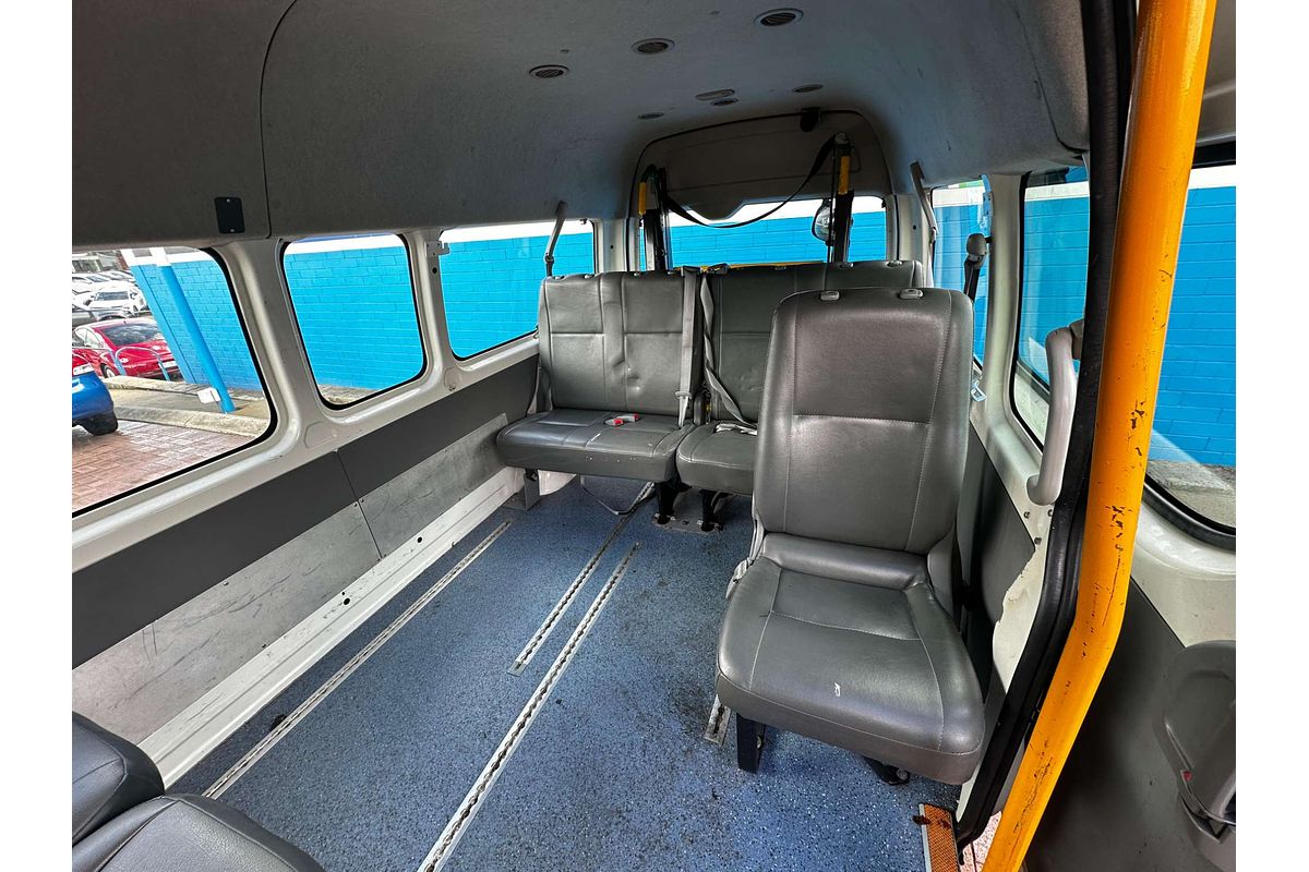 2010 Toyota Hiace Commuter TRH223R