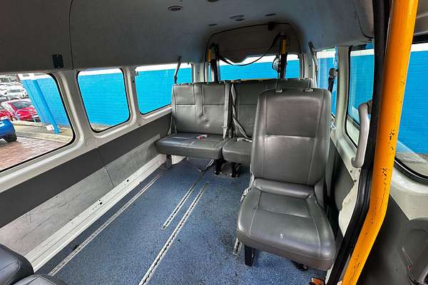 2010 Toyota Hiace Commuter TRH223R