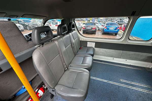 2010 Toyota Hiace Commuter TRH223R