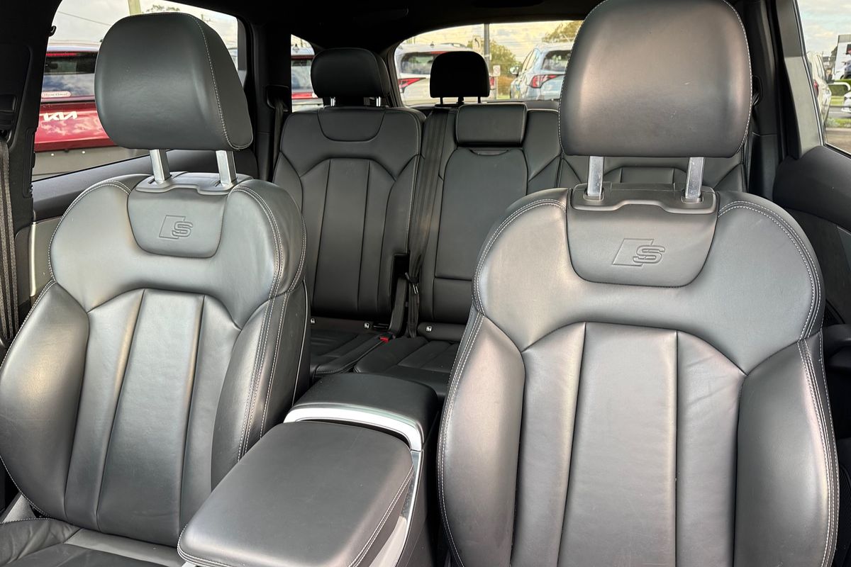 2021 Audi Q7 55 TFSI S line 4M