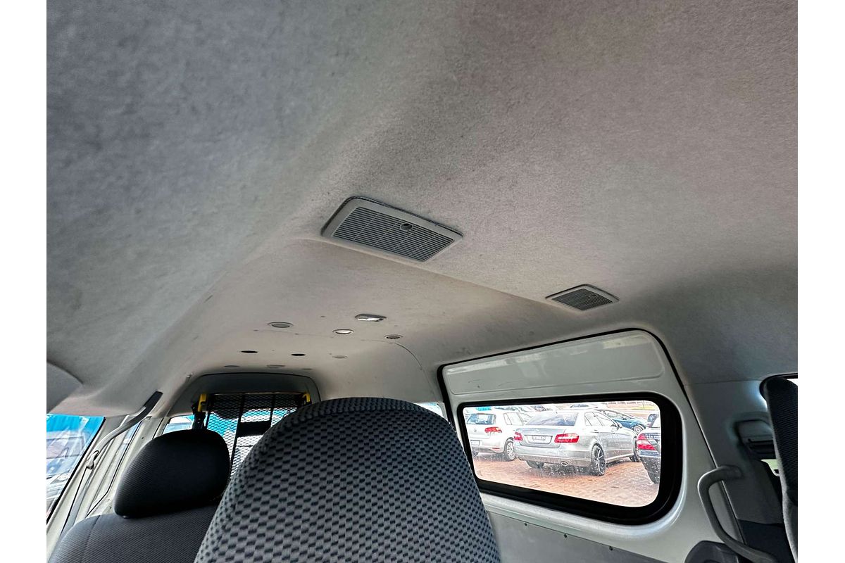 2006 Toyota Hiace Commuter TRH223R