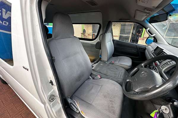 2006 Toyota Hiace Commuter TRH223R