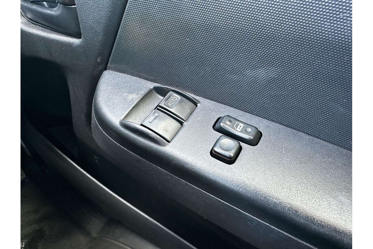 2006 Toyota Hiace Commuter TRH223R