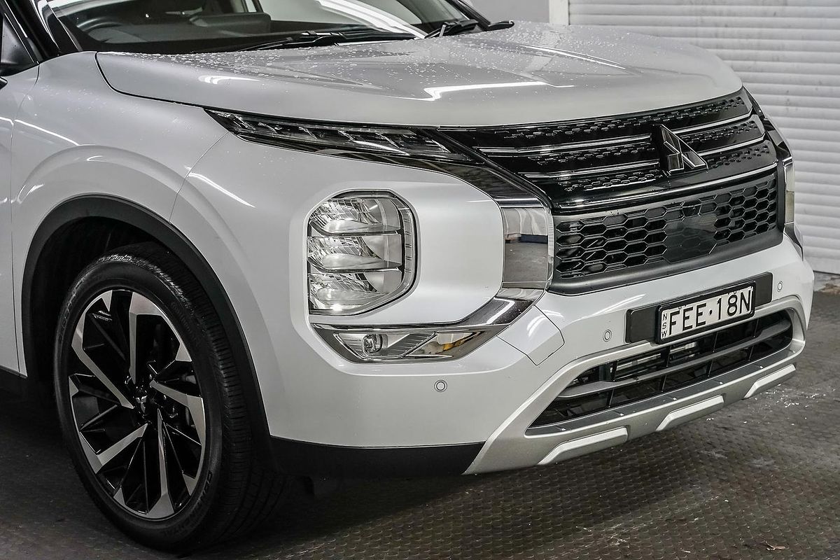 2024 Mitsubishi Outlander LS ZM