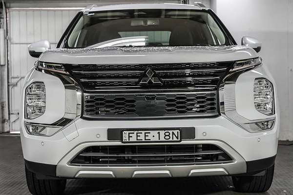 2024 Mitsubishi Outlander LS ZM