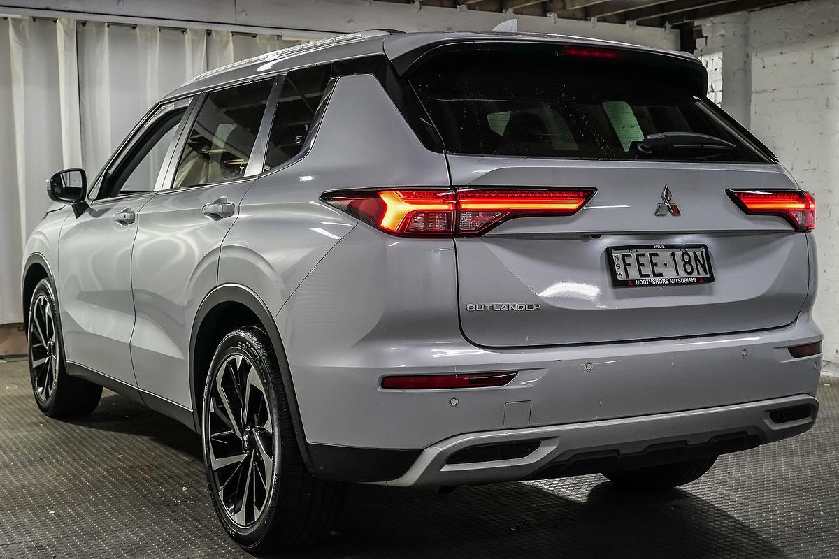 2024 Mitsubishi Outlander LS ZM