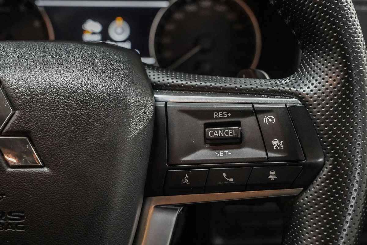 2024 Mitsubishi Outlander LS ZM