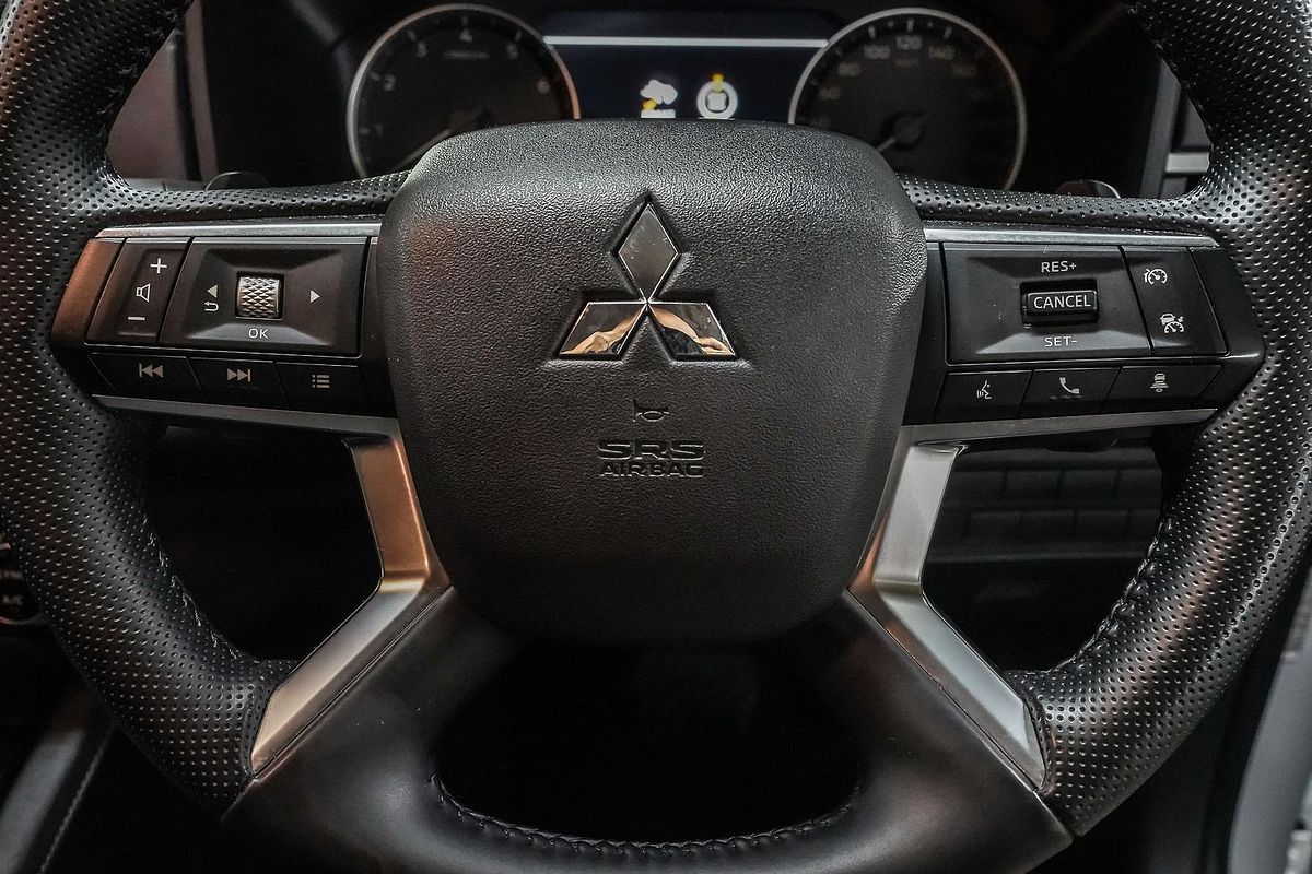 2024 Mitsubishi Outlander LS ZM