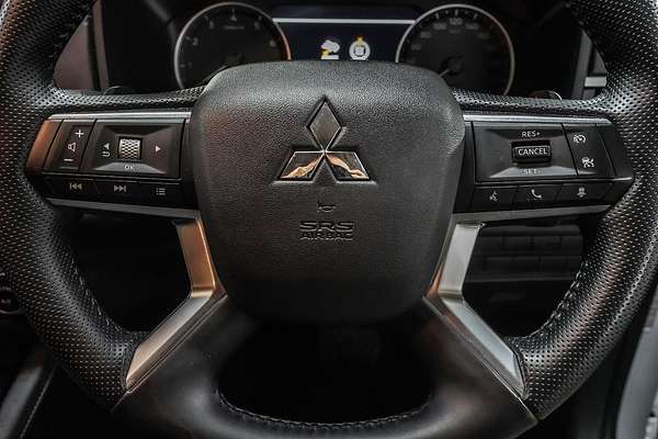 2024 Mitsubishi Outlander LS ZM