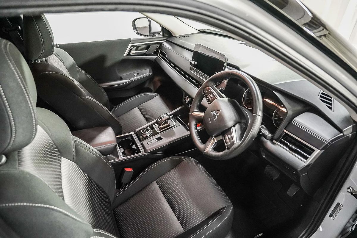 2024 Mitsubishi Outlander LS ZM