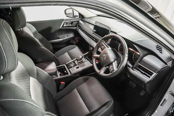 2024 Mitsubishi Outlander LS ZM