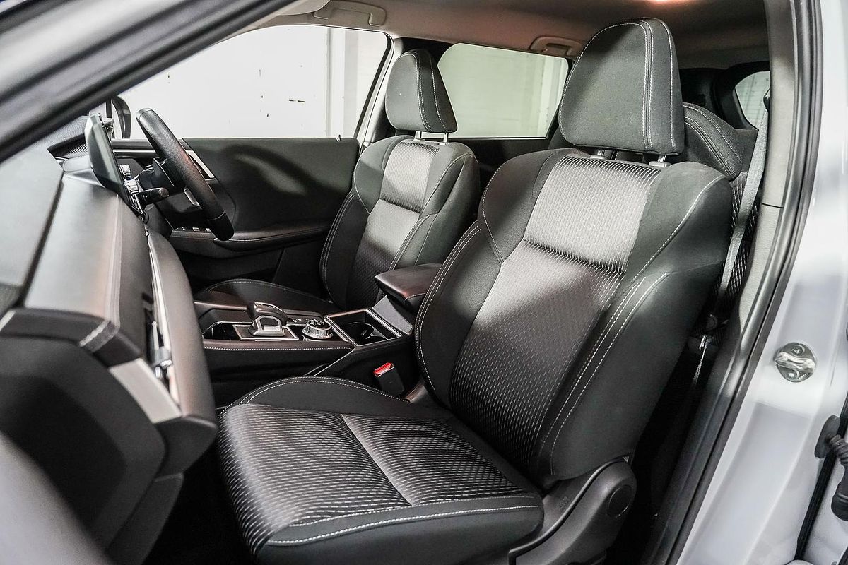 2024 Mitsubishi Outlander LS ZM
