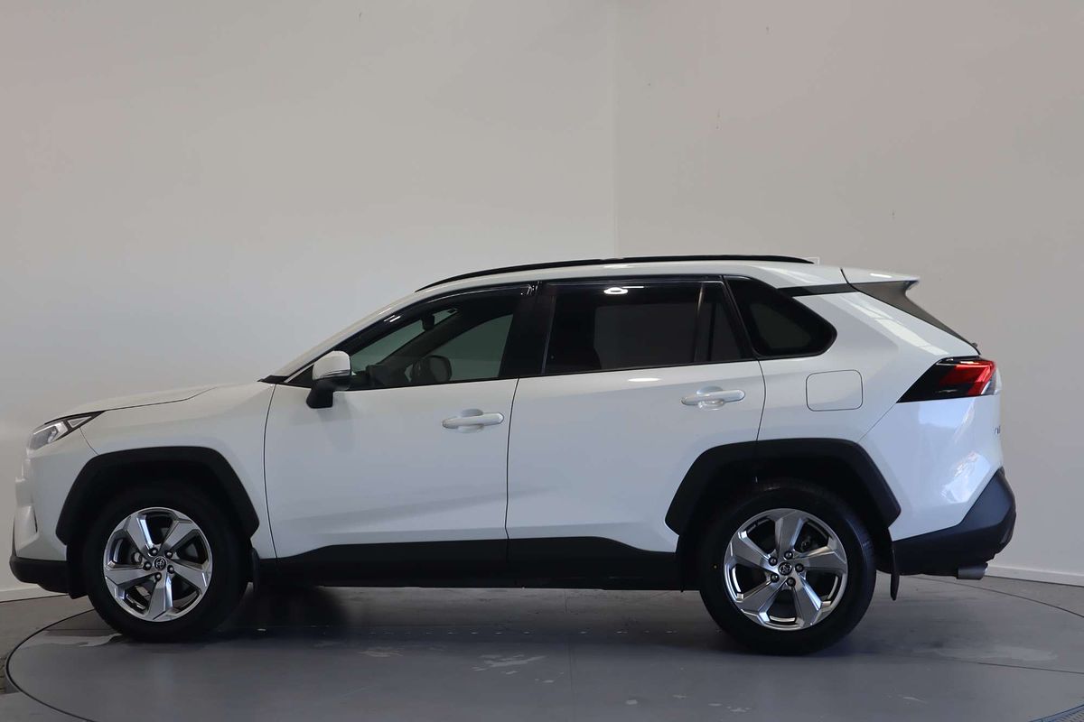 2020 Toyota RAV4 GXL MXAA52R