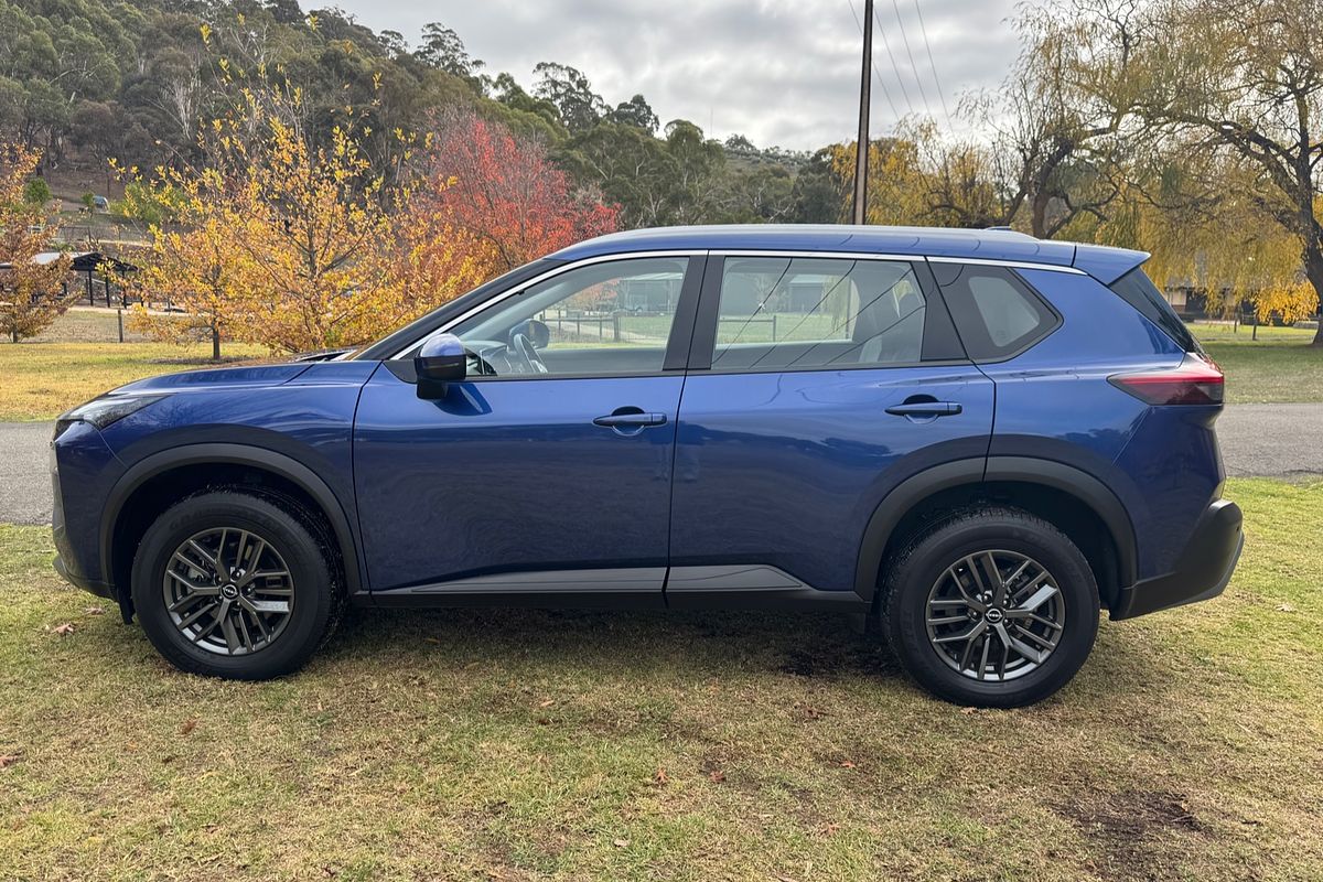 2023 Nissan X-TRAIL ST T33