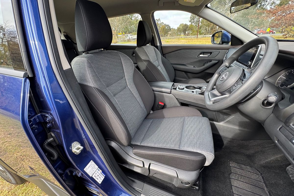 2023 Nissan X-TRAIL ST T33