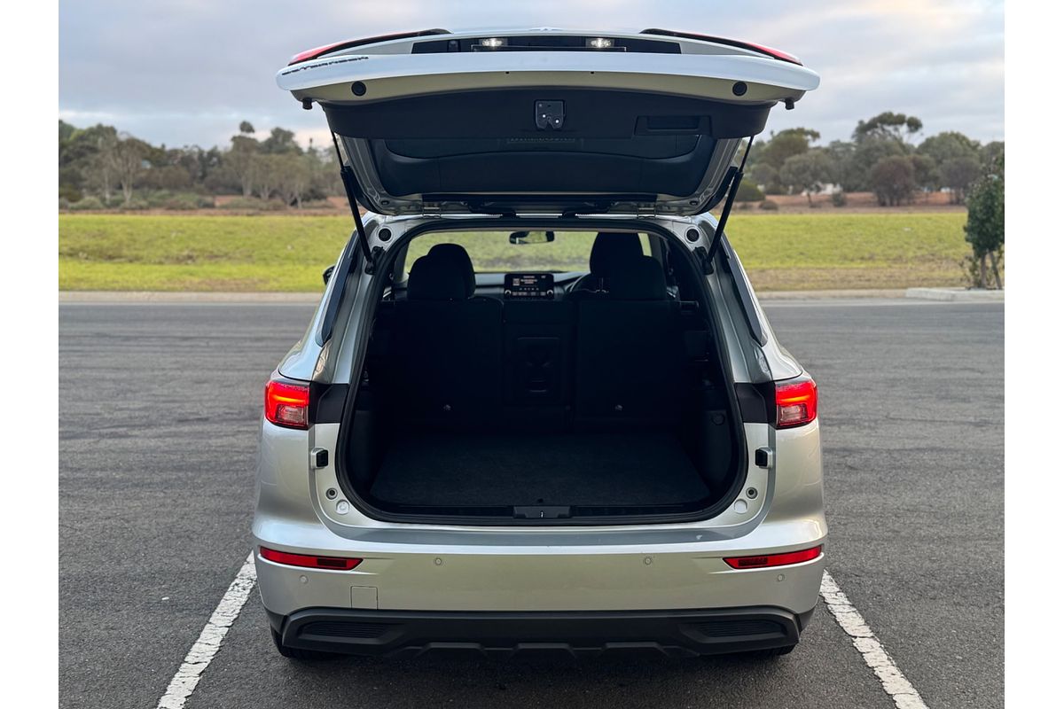 2024 Mitsubishi Outlander ES ZM