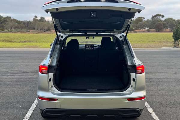 2024 Mitsubishi Outlander ES ZM