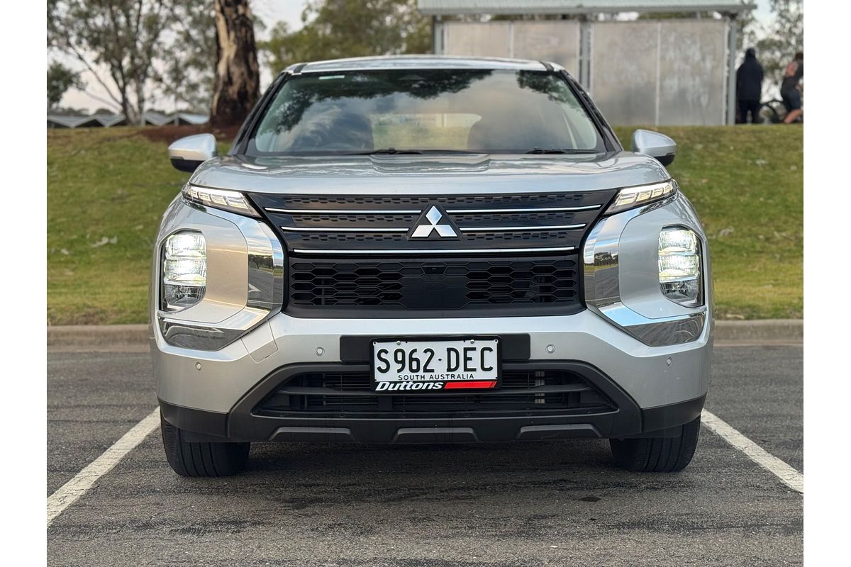 2024 Mitsubishi Outlander ES ZM