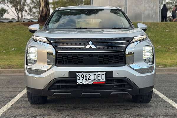 2024 Mitsubishi Outlander ES ZM