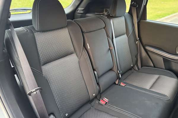 2024 Mitsubishi Outlander ES ZM