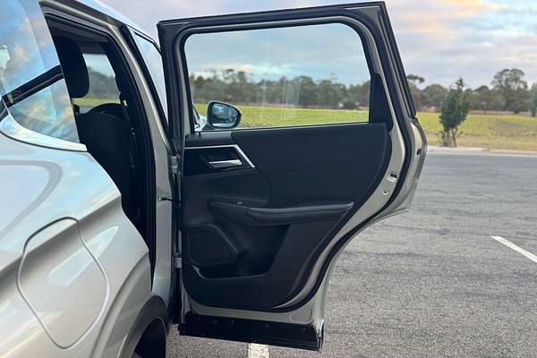 2024 Mitsubishi Outlander ES ZM