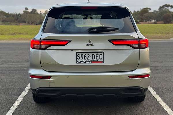 2024 Mitsubishi Outlander ES ZM