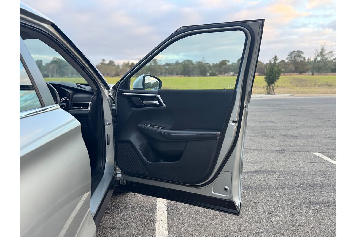 2024 Mitsubishi Outlander ES ZM