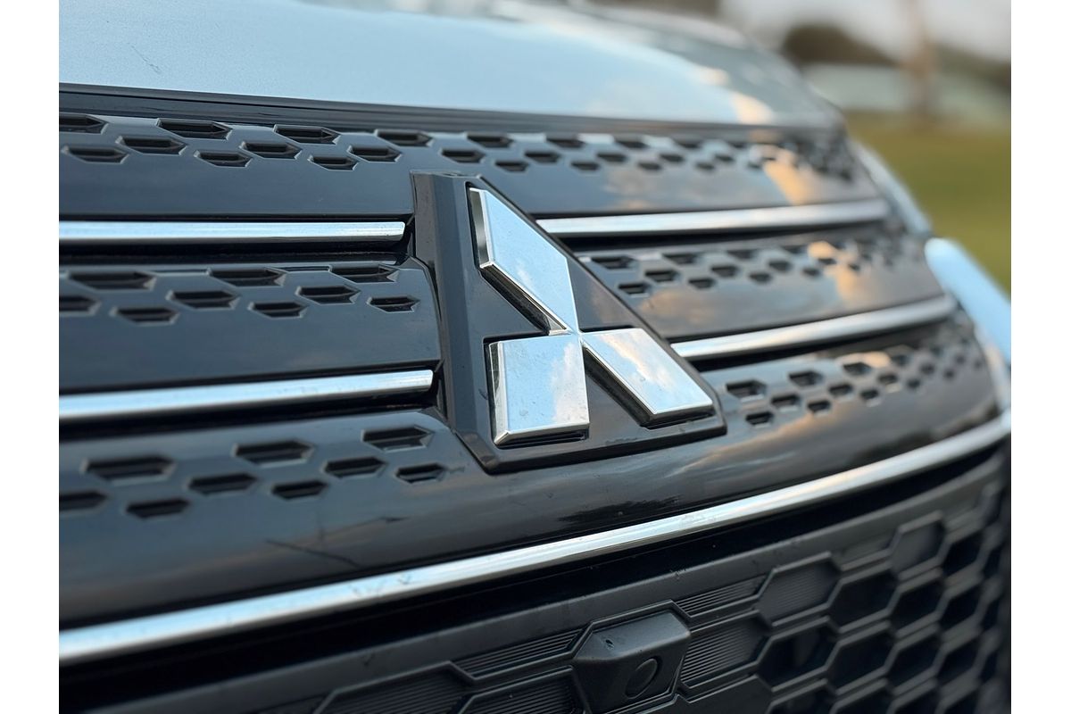 2024 Mitsubishi Outlander ES ZM