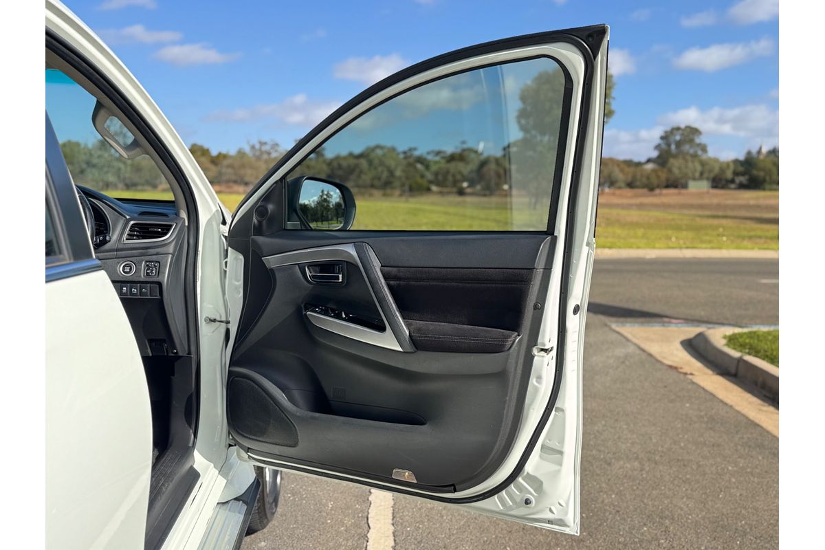 2022 Mitsubishi Pajero Sport GLX QF