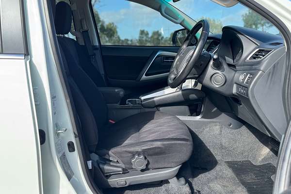 2022 Mitsubishi Pajero Sport GLX QF