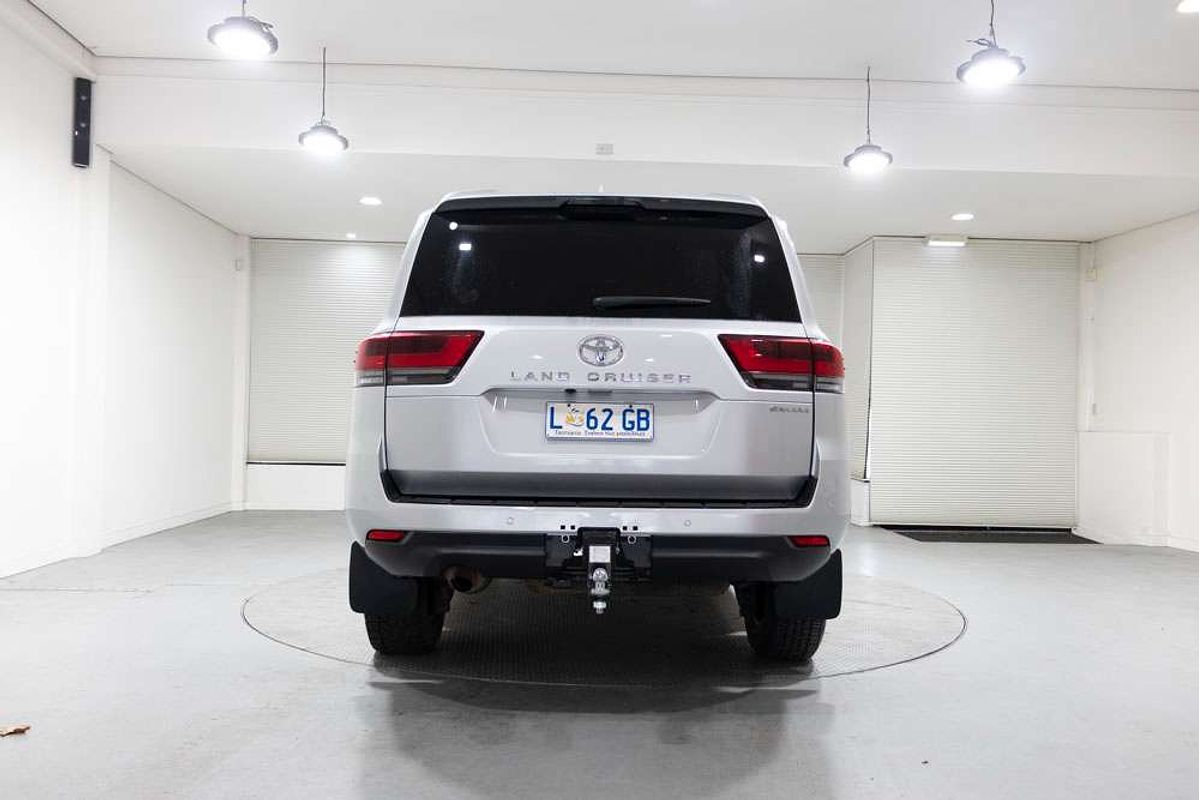 2023 Toyota Landcruiser Sahara FJA300R
