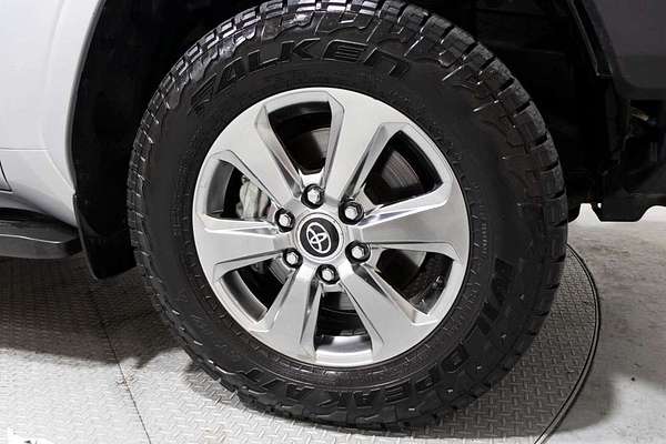2023 Toyota Landcruiser Sahara FJA300R