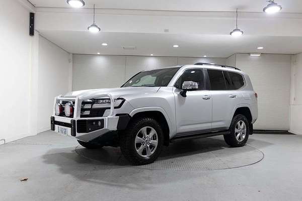 2023 Toyota Landcruiser Sahara FJA300R