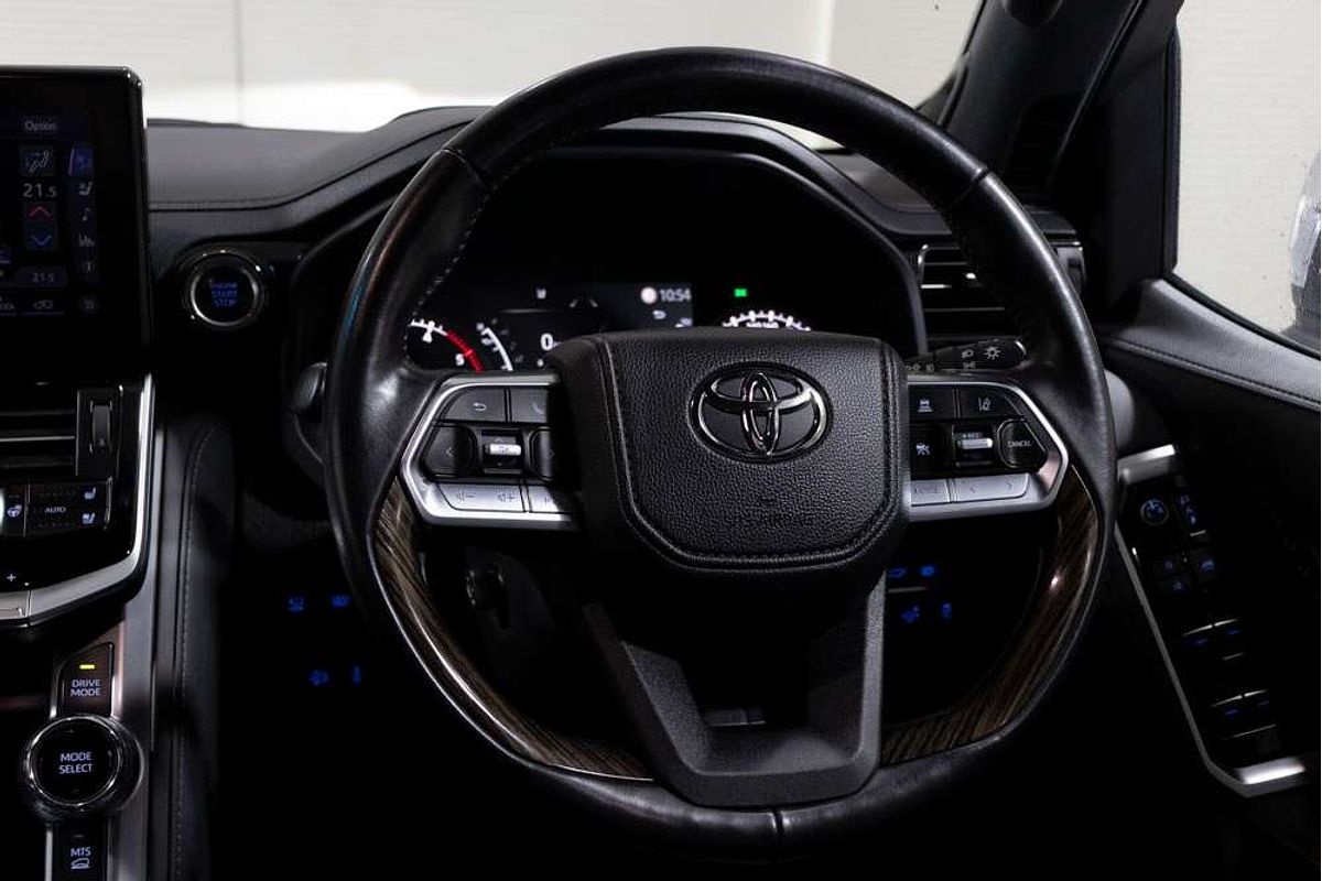 2023 Toyota Landcruiser Sahara FJA300R