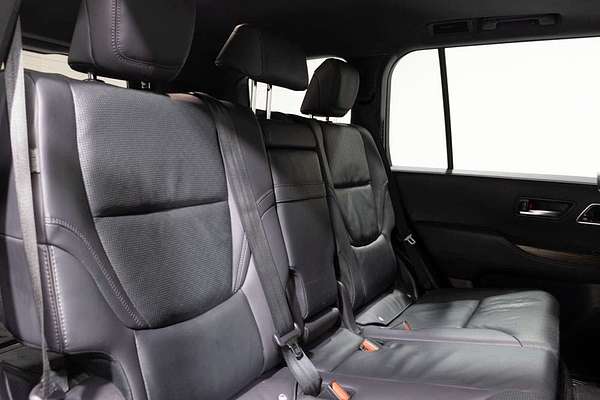 2023 Toyota Landcruiser Sahara FJA300R