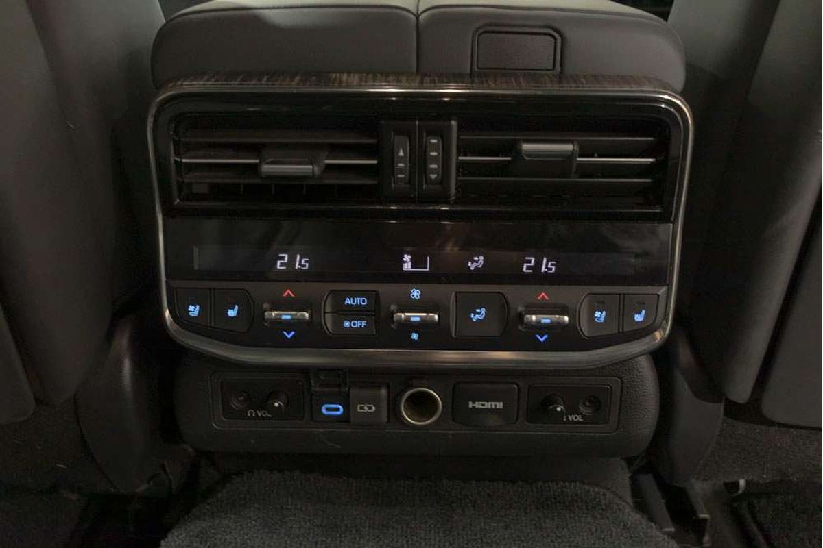 2023 Toyota Landcruiser Sahara FJA300R