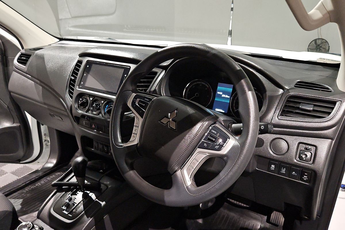 2024 Mitsubishi Triton GLX MR 4X4