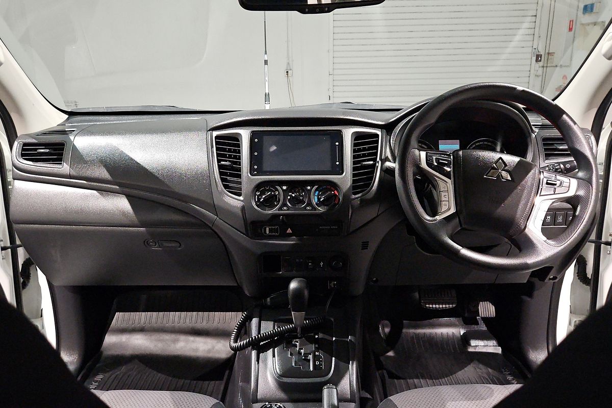 2024 Mitsubishi Triton GLX MR 4X4