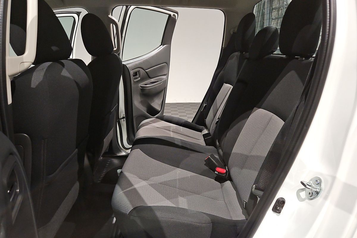2024 Mitsubishi Triton GLX MR 4X4