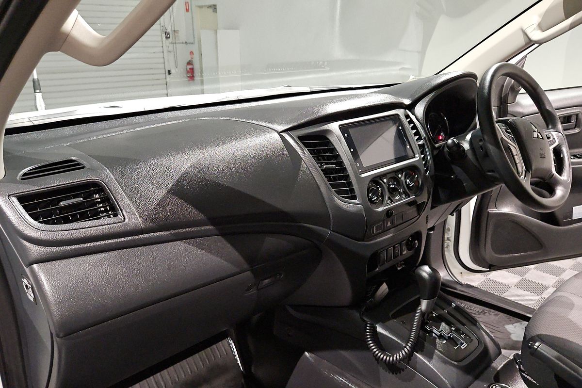 2024 Mitsubishi Triton GLX MR 4X4