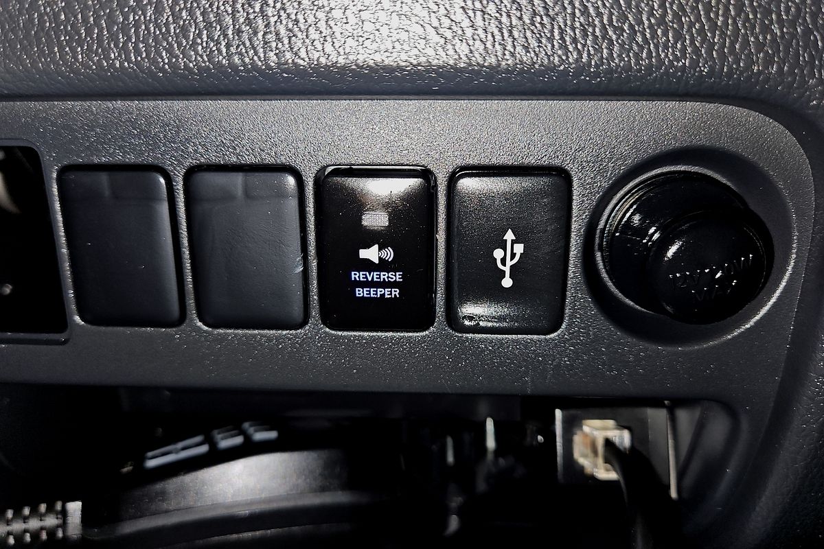 2024 Mitsubishi Triton GLX MR 4X4