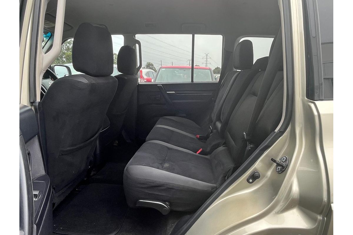 2007 Mitsubishi Pajero GLX NS