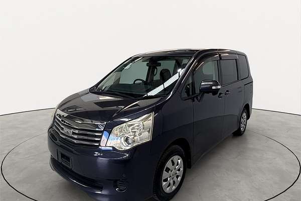 2011 Toyota Noah X L SELECTION ZZR70G