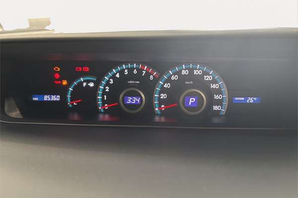 2011 Toyota Noah X L SELECTION ZZR70G