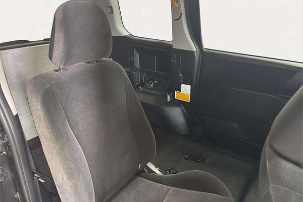 2011 Toyota Noah X L SELECTION ZZR70G