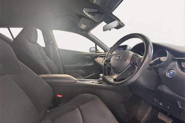 2017 Toyota C-HR HYBRID HYBRID ZYX10
