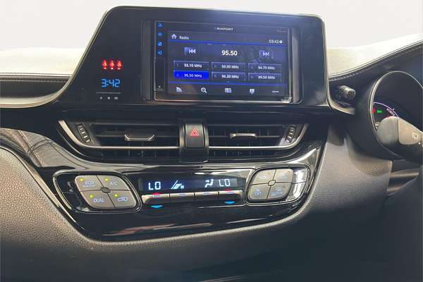 2017 Toyota C-HR HYBRID HYBRID ZYX10