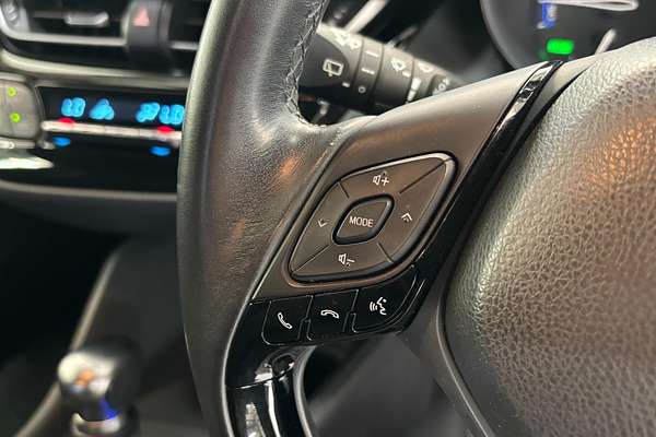 2017 Toyota C-HR HYBRID HYBRID ZYX10