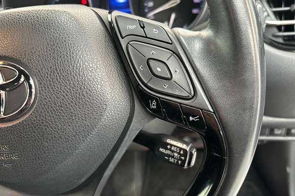 2017 Toyota C-HR HYBRID HYBRID ZYX10